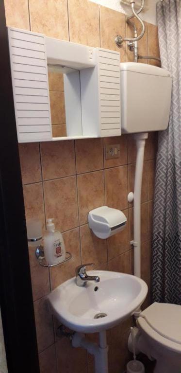 Ferienwohnung Mali Delfin Sveti Juraj Exterior foto