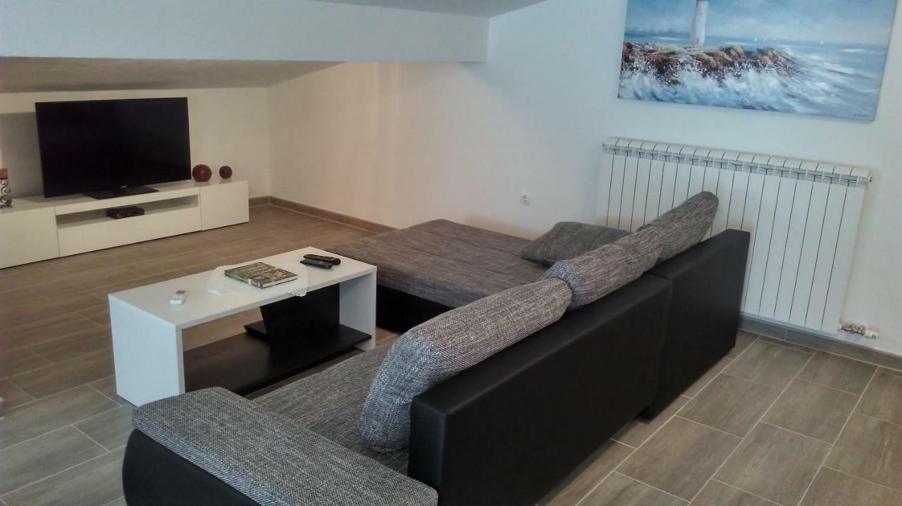 Ferienwohnung Mali Delfin Sveti Juraj Exterior foto