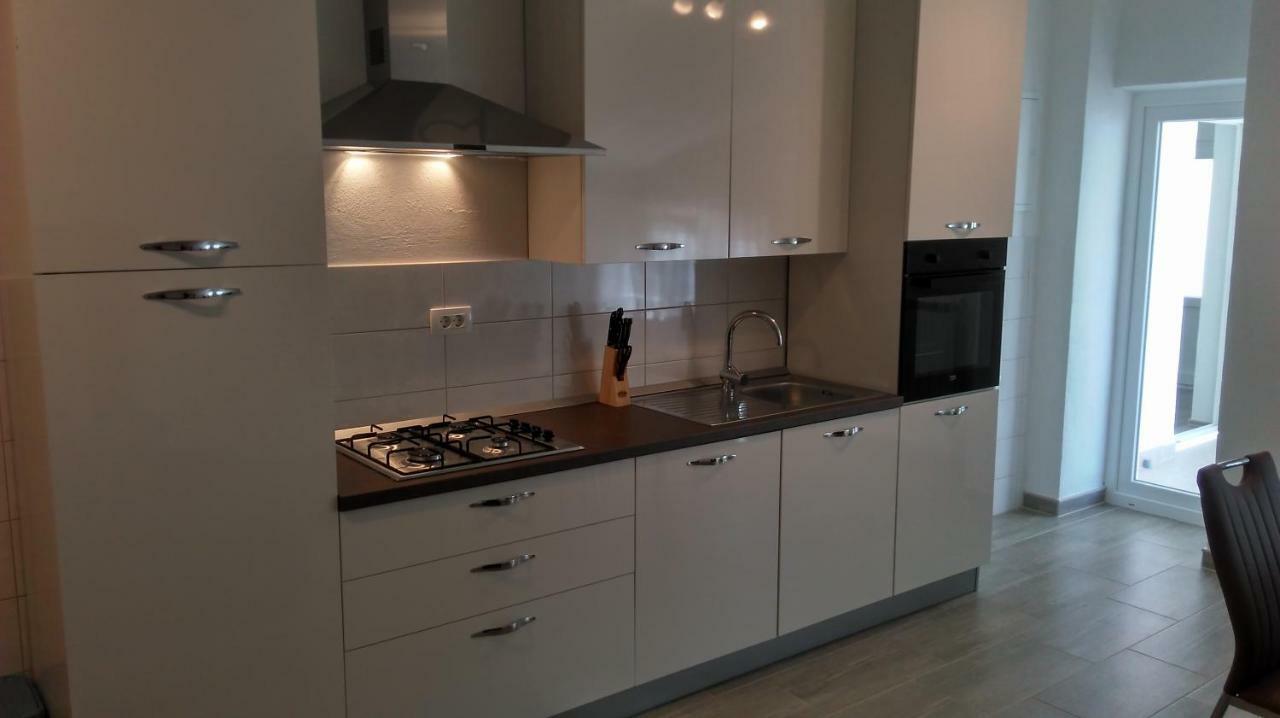 Ferienwohnung Mali Delfin Sveti Juraj Exterior foto