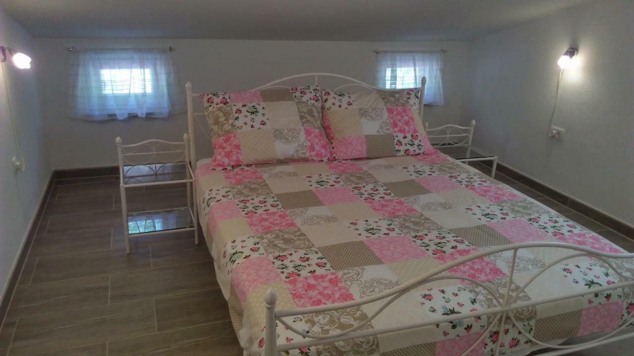 Ferienwohnung Mali Delfin Sveti Juraj Exterior foto