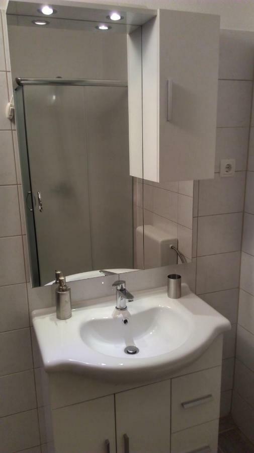 Ferienwohnung Mali Delfin Sveti Juraj Exterior foto