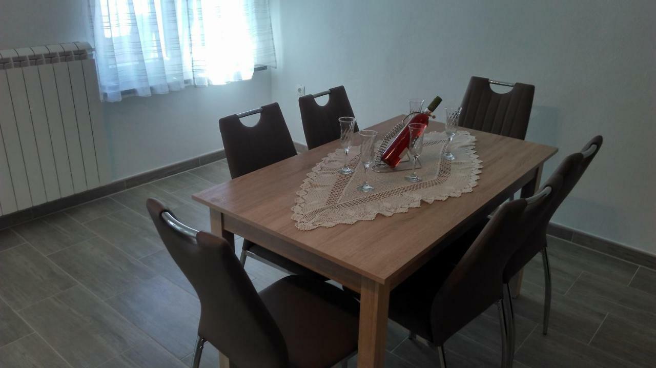 Ferienwohnung Mali Delfin Sveti Juraj Exterior foto