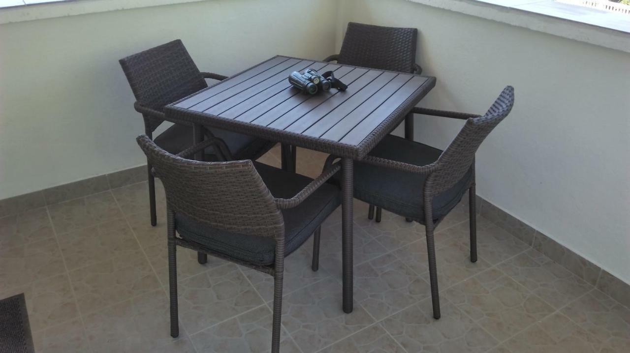 Ferienwohnung Mali Delfin Sveti Juraj Exterior foto