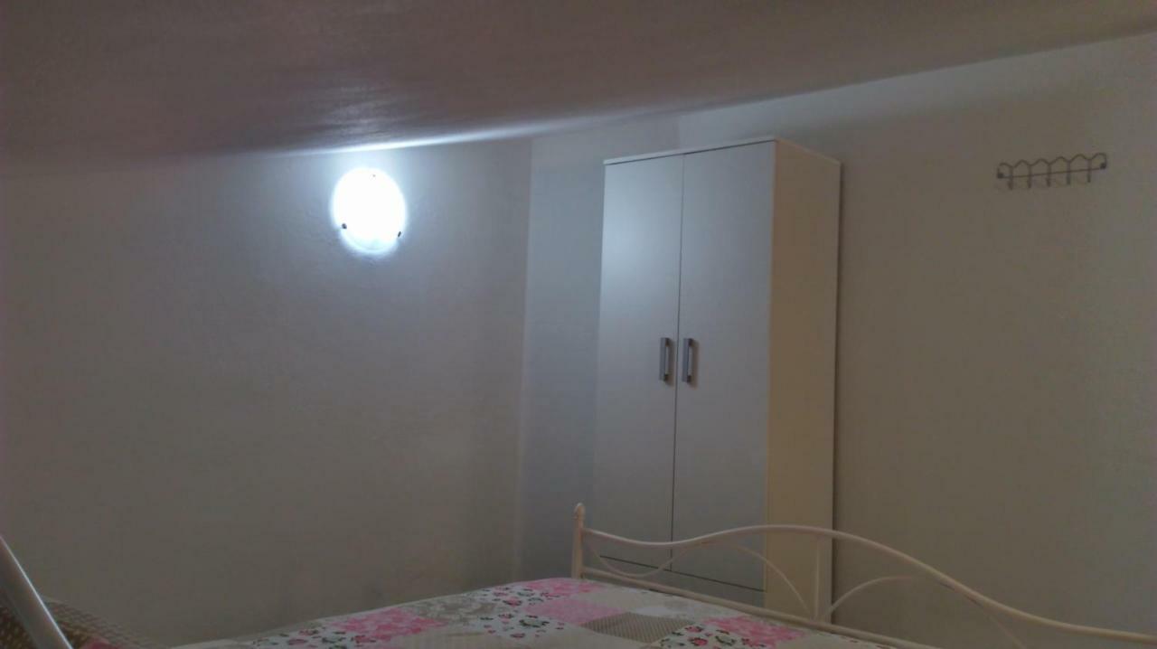 Ferienwohnung Mali Delfin Sveti Juraj Exterior foto