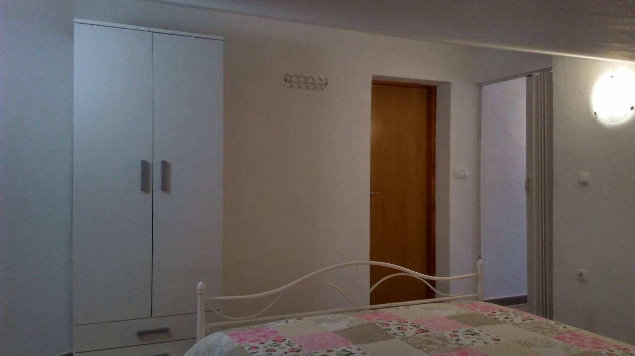 Ferienwohnung Mali Delfin Sveti Juraj Exterior foto
